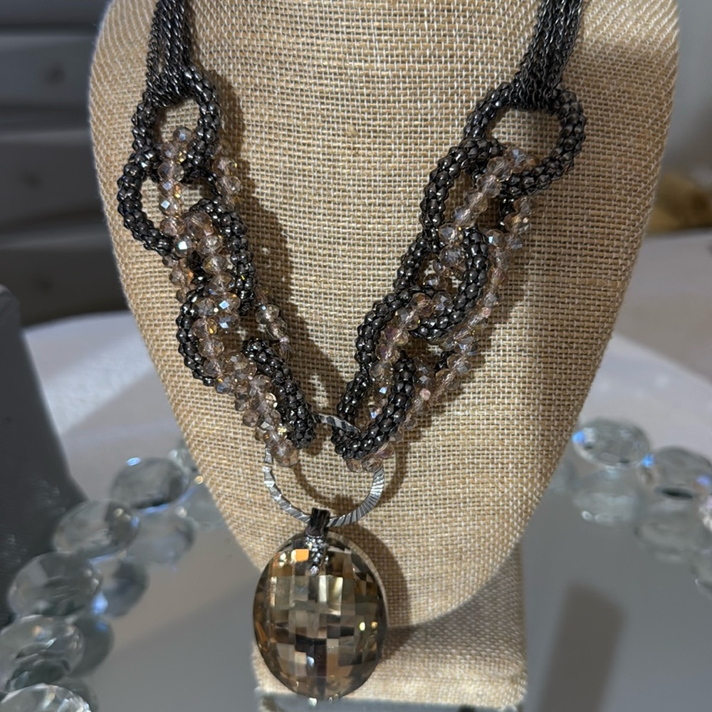 Pewter/Black Chain Link Light Amber Glass Pendant Necklace